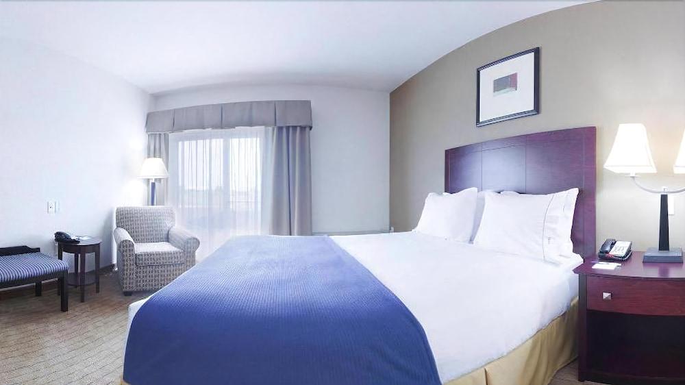 Holiday Inn Express Hotel & Suites Antigo By Ihg Exterior foto